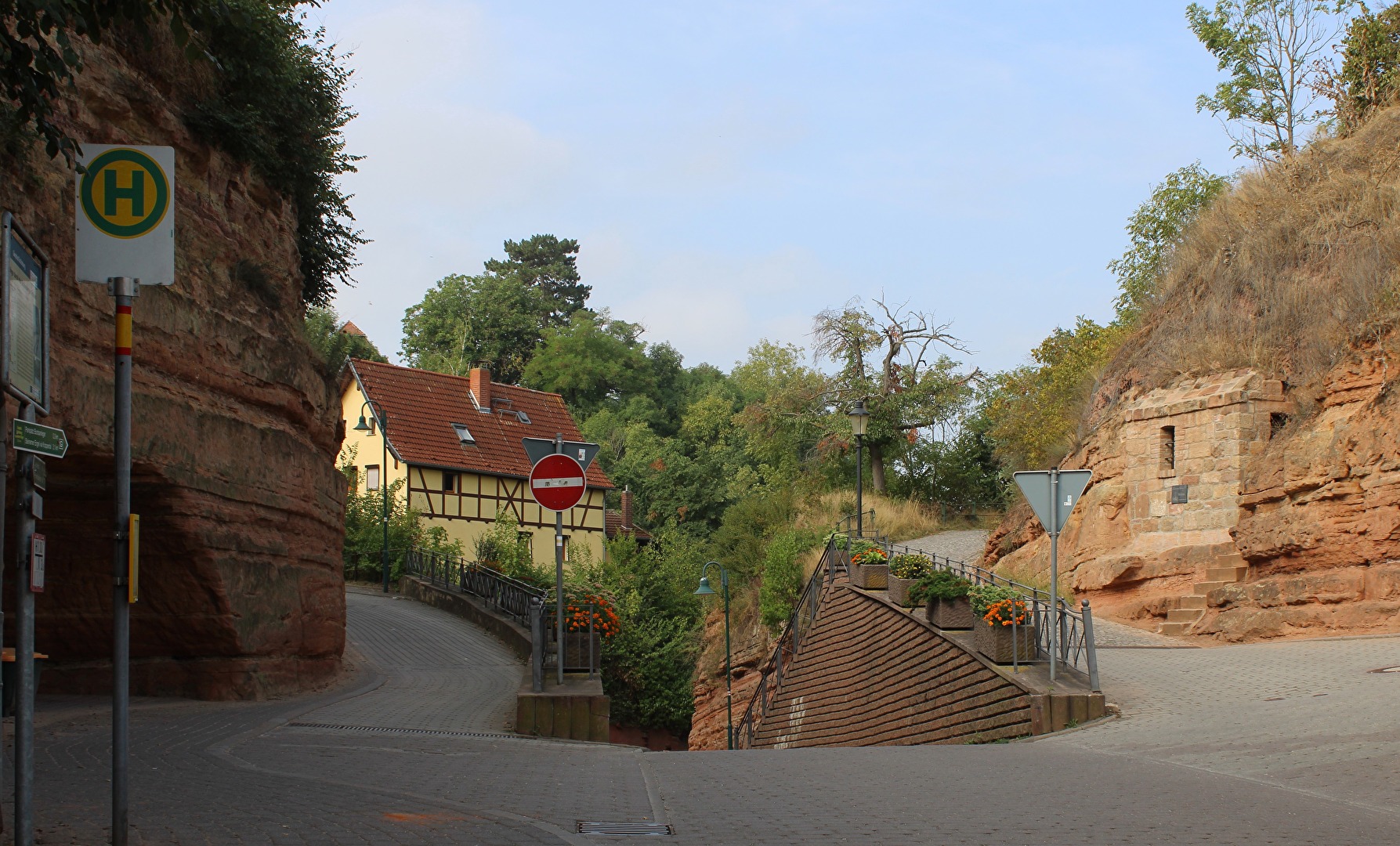 Enge Straßen in Schönburg