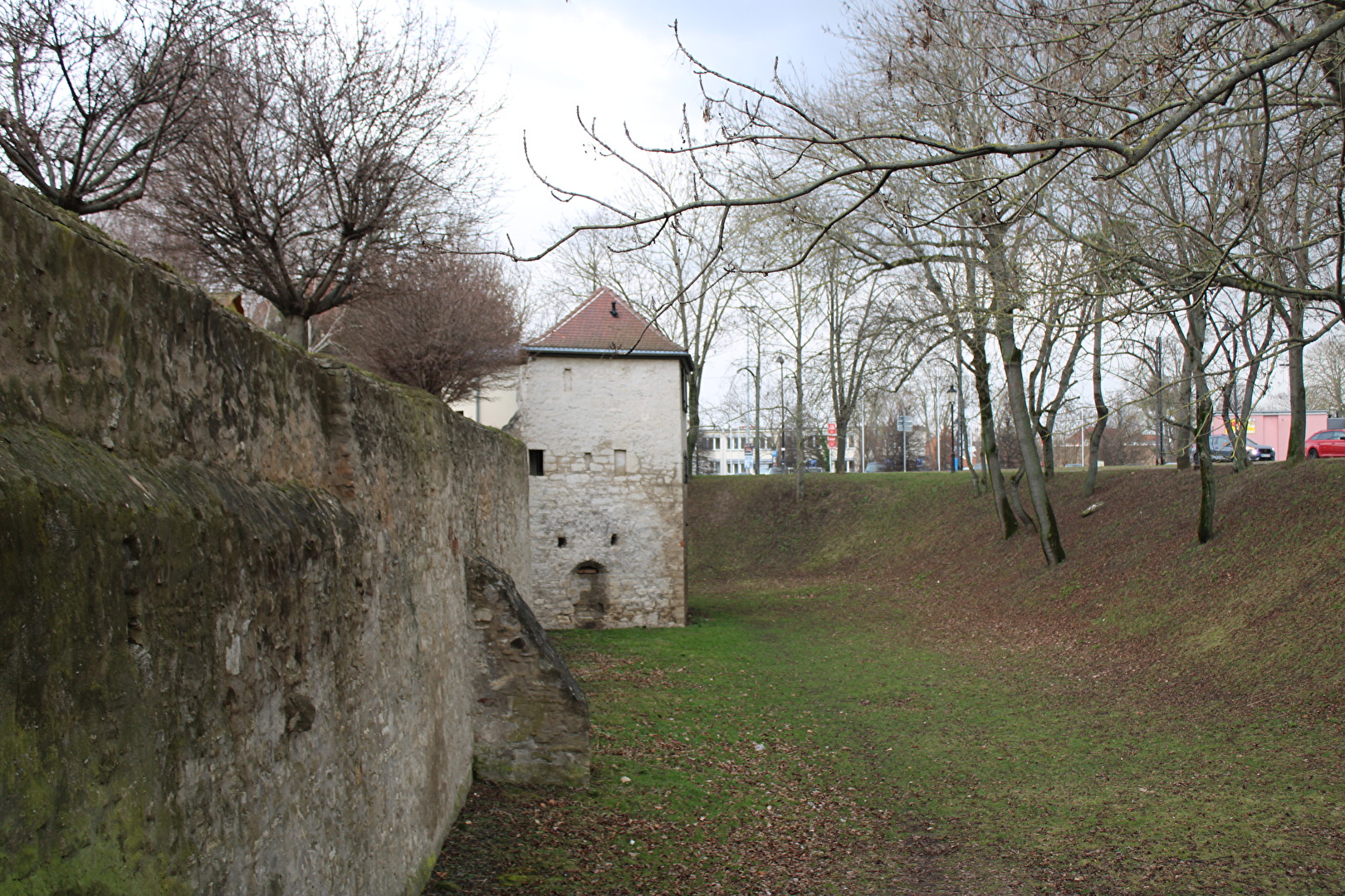 Stadtmauer und Stadtgraben