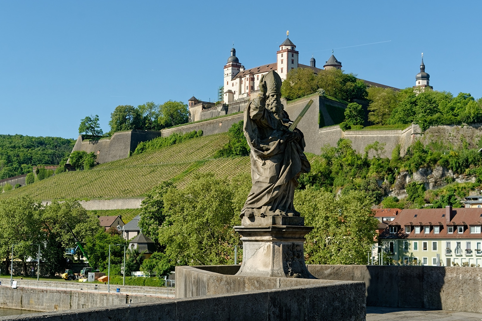 St. Kilian  und Festung Marienberg