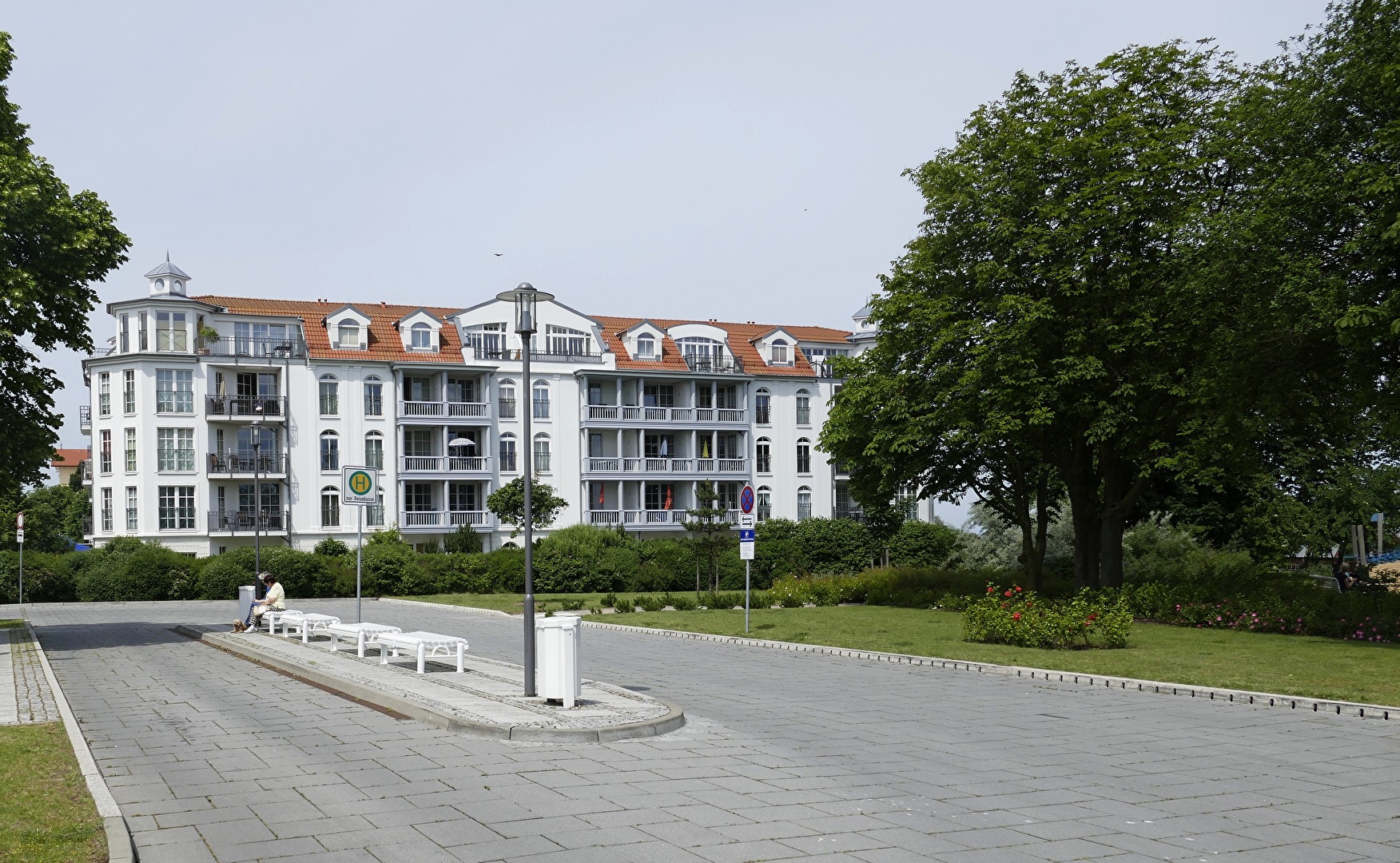 Wohnen an einer Bushaltestelle