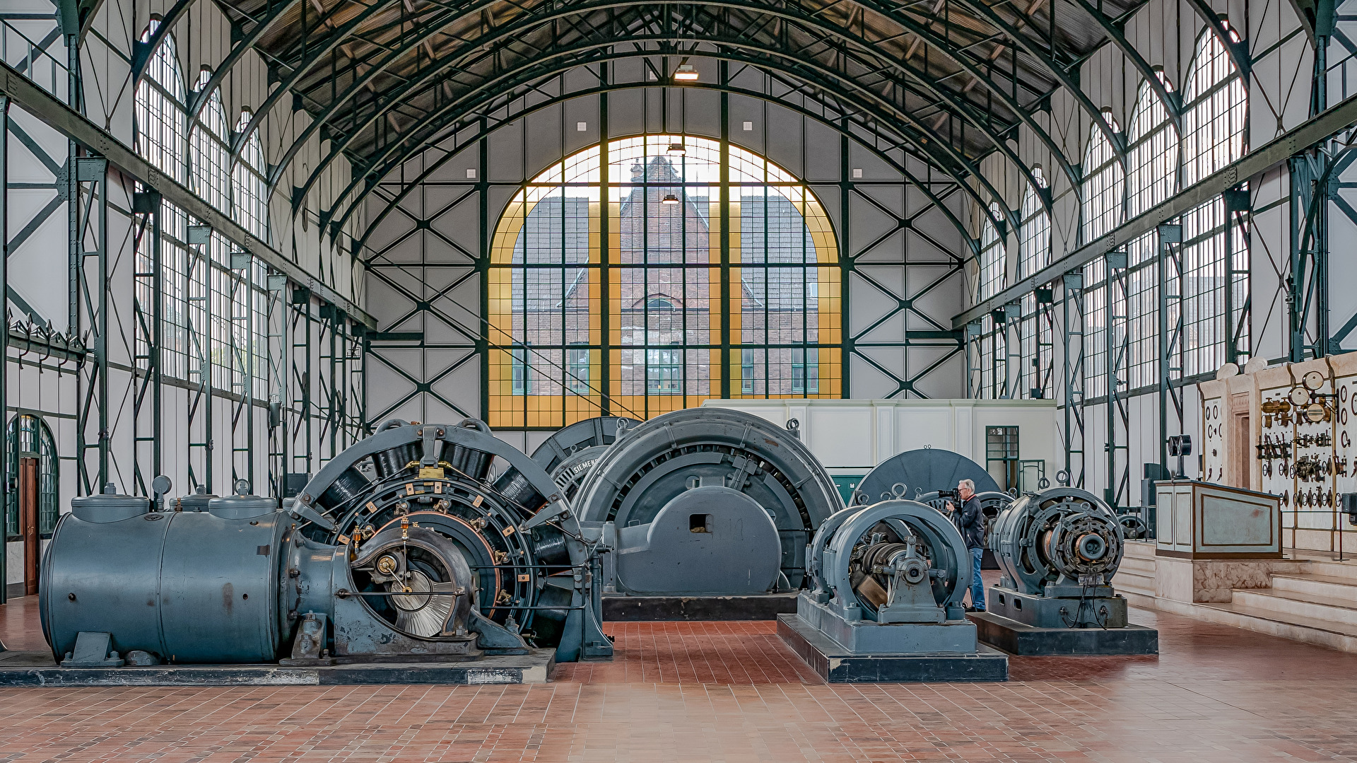 Maschinenhalle der Zeche Zollern II/IV