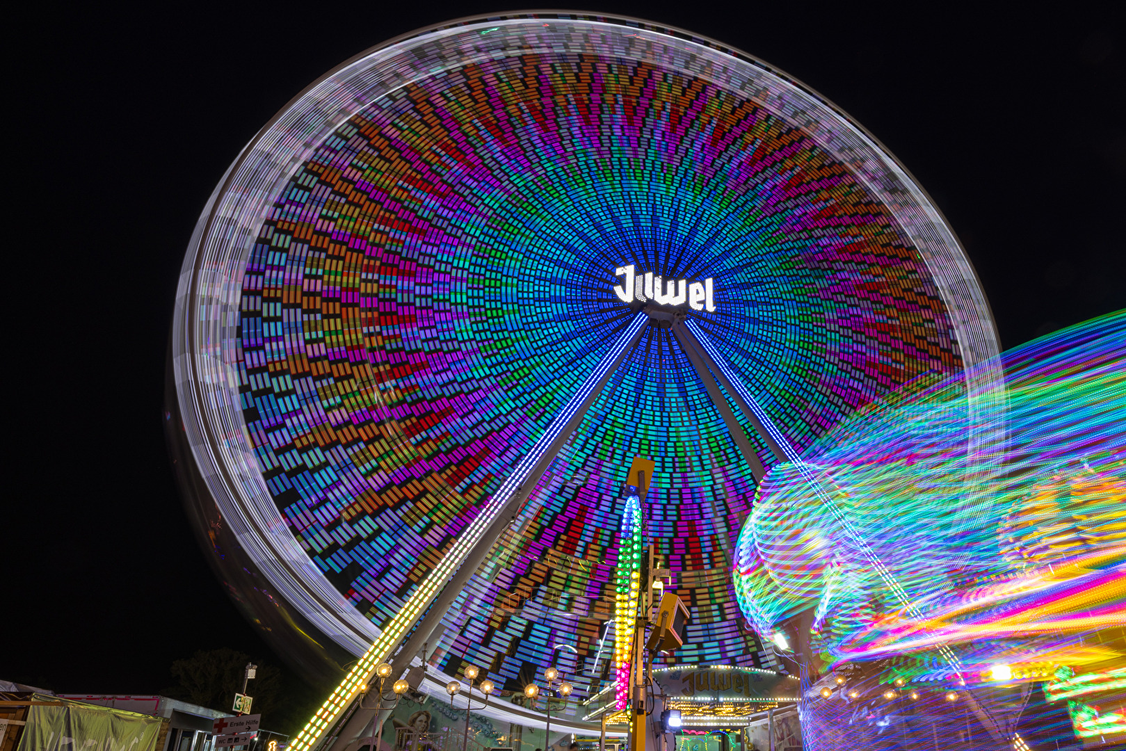 Kinderkarussel und Riesenrad