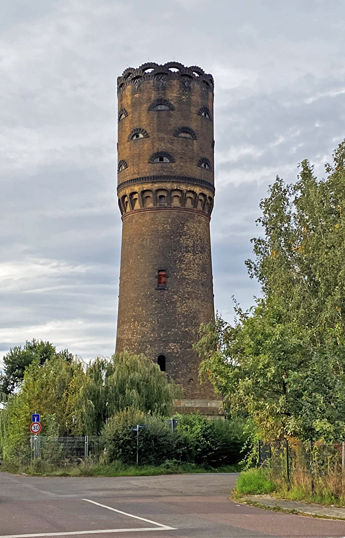 Der Wasserturm mit den vielen Augen...