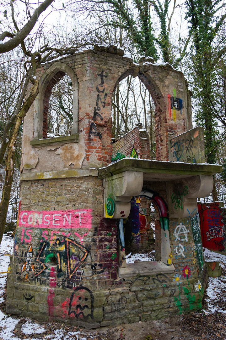 Ruine im Wald