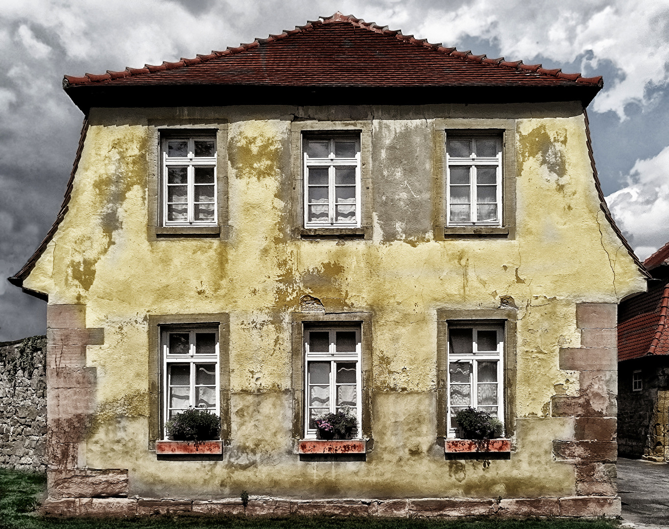 Der Bauer und sein altes Haus