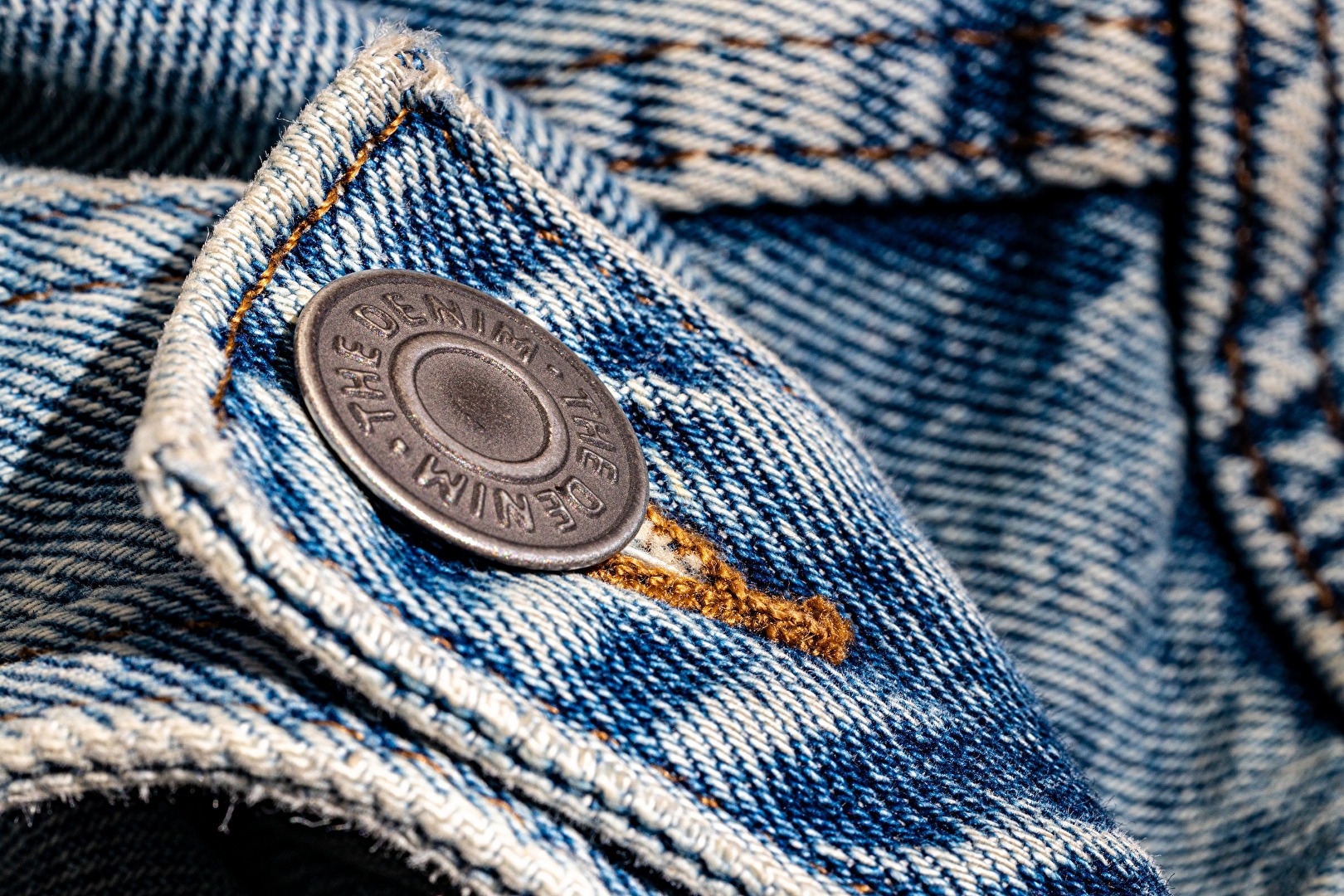 Knopfloch Jeans sind Zeitlos