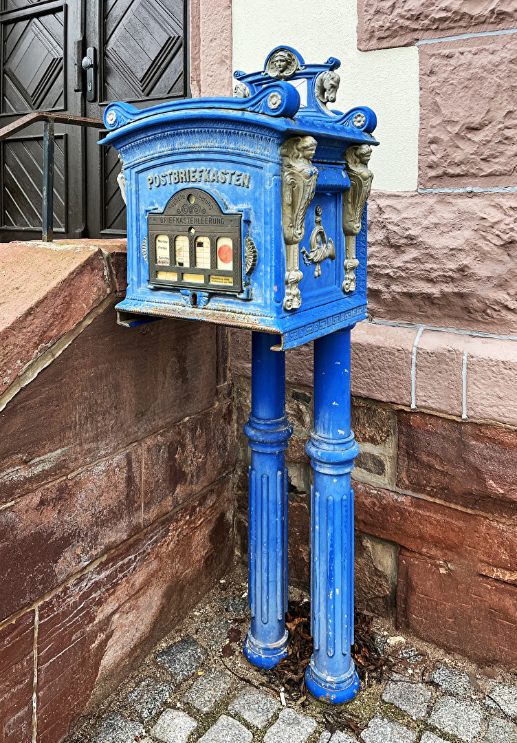 Blau / Postbriefkasten