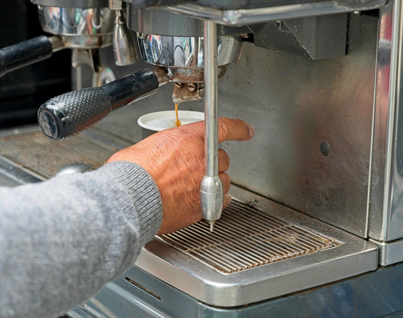 #Kaffeetasse in Befüllung am #Markt