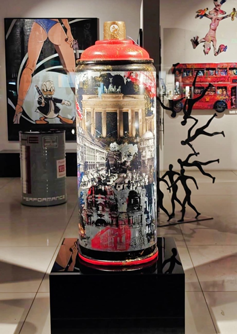 kunst art berlin spraydose galeriemensing schaufenster