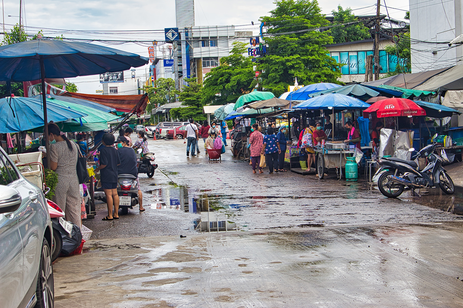 Hochwasser  in Bangkok ( Industriegebiet)