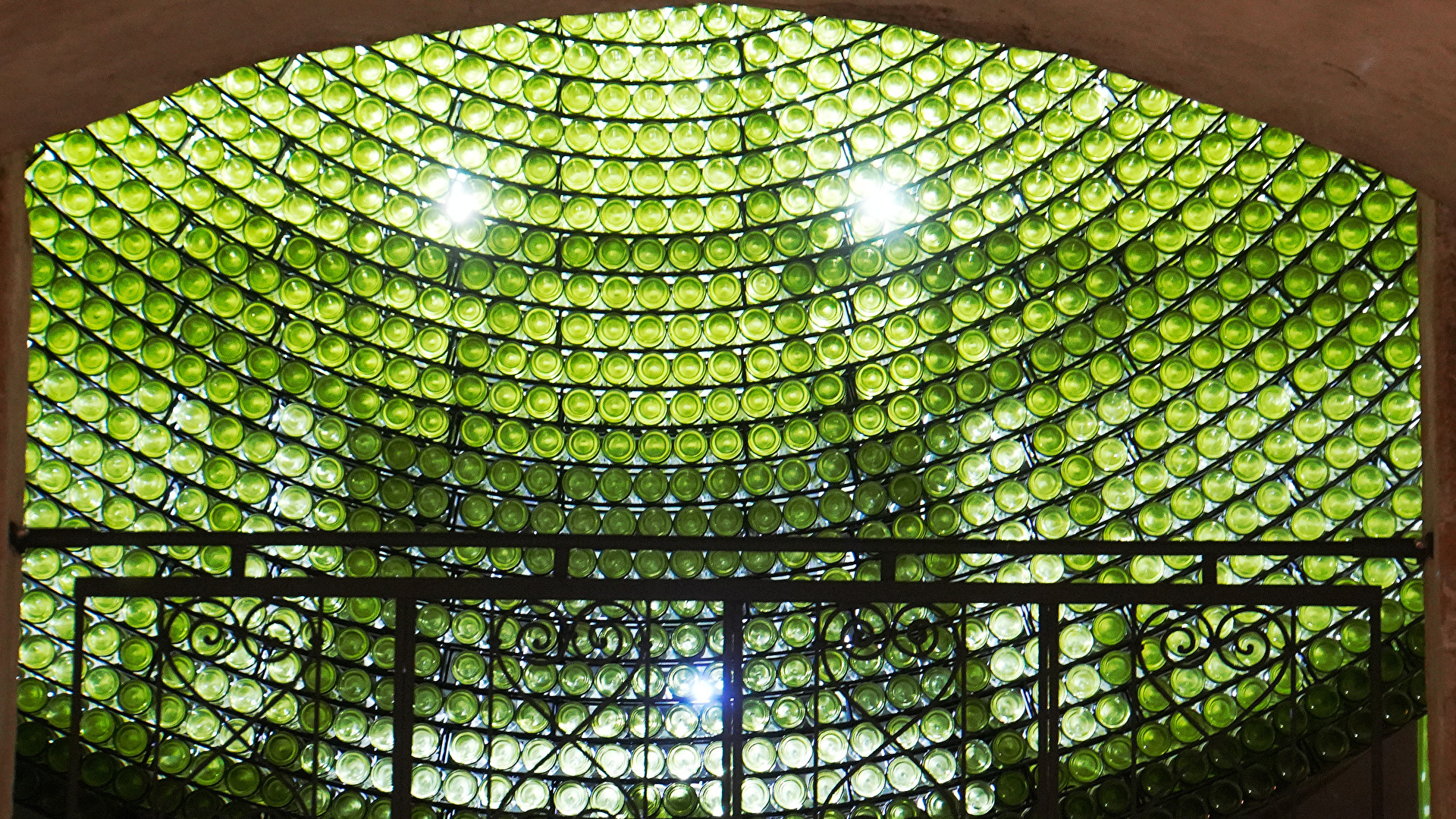 Flaschenbodenkuppeldach