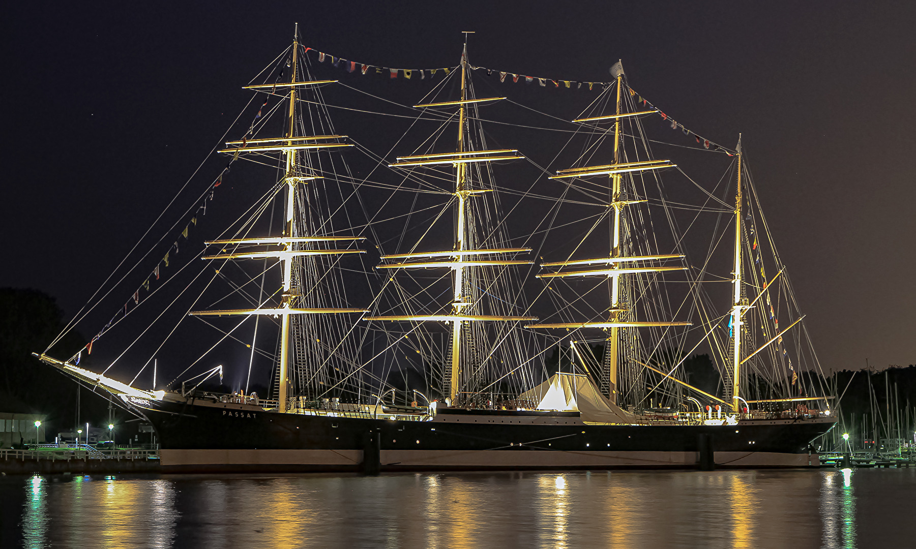 Segelschiff   "P A S S A T"   in Travemünde