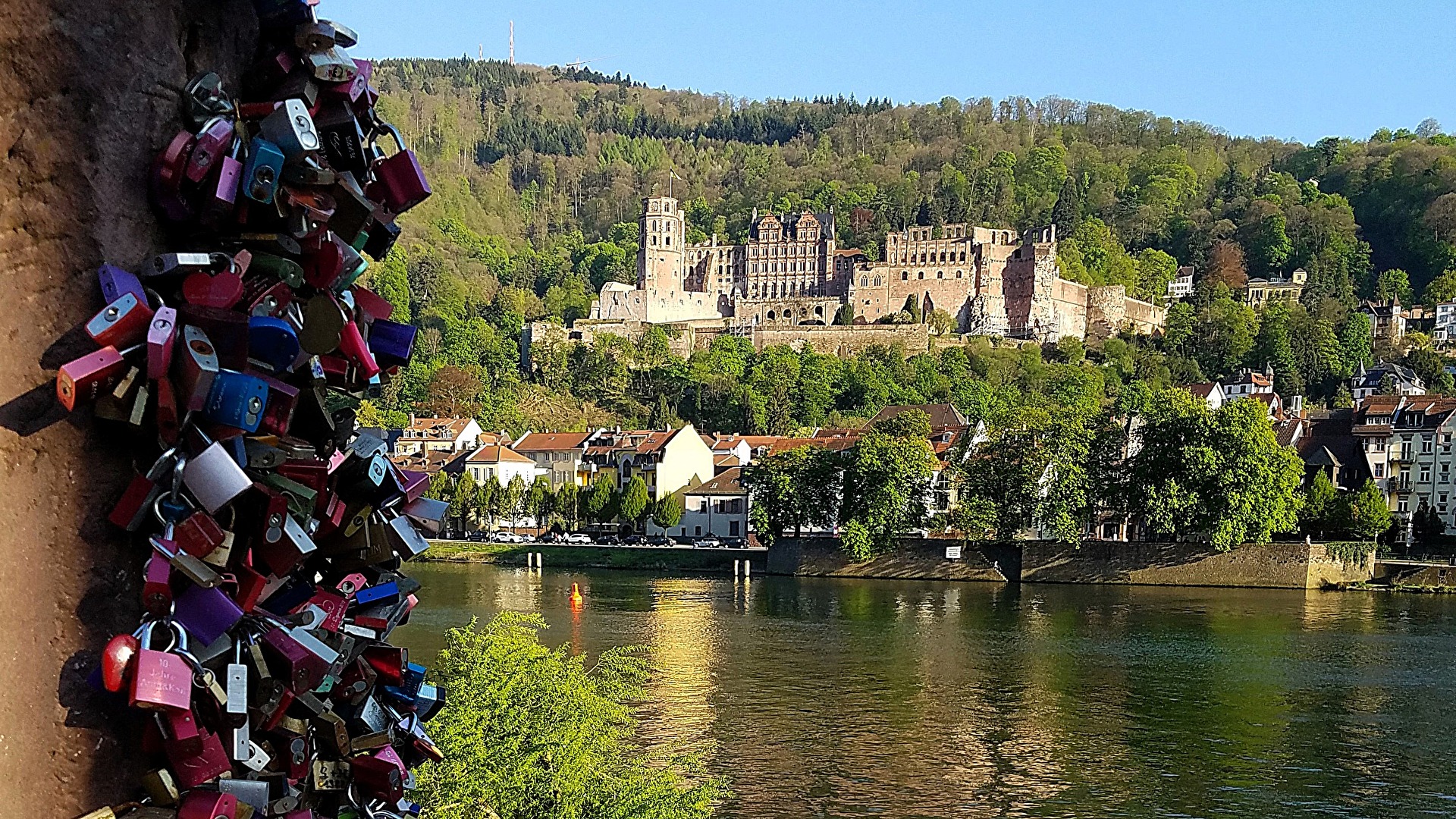 „Schlösser der Liebe vor Schloss der Romantik“