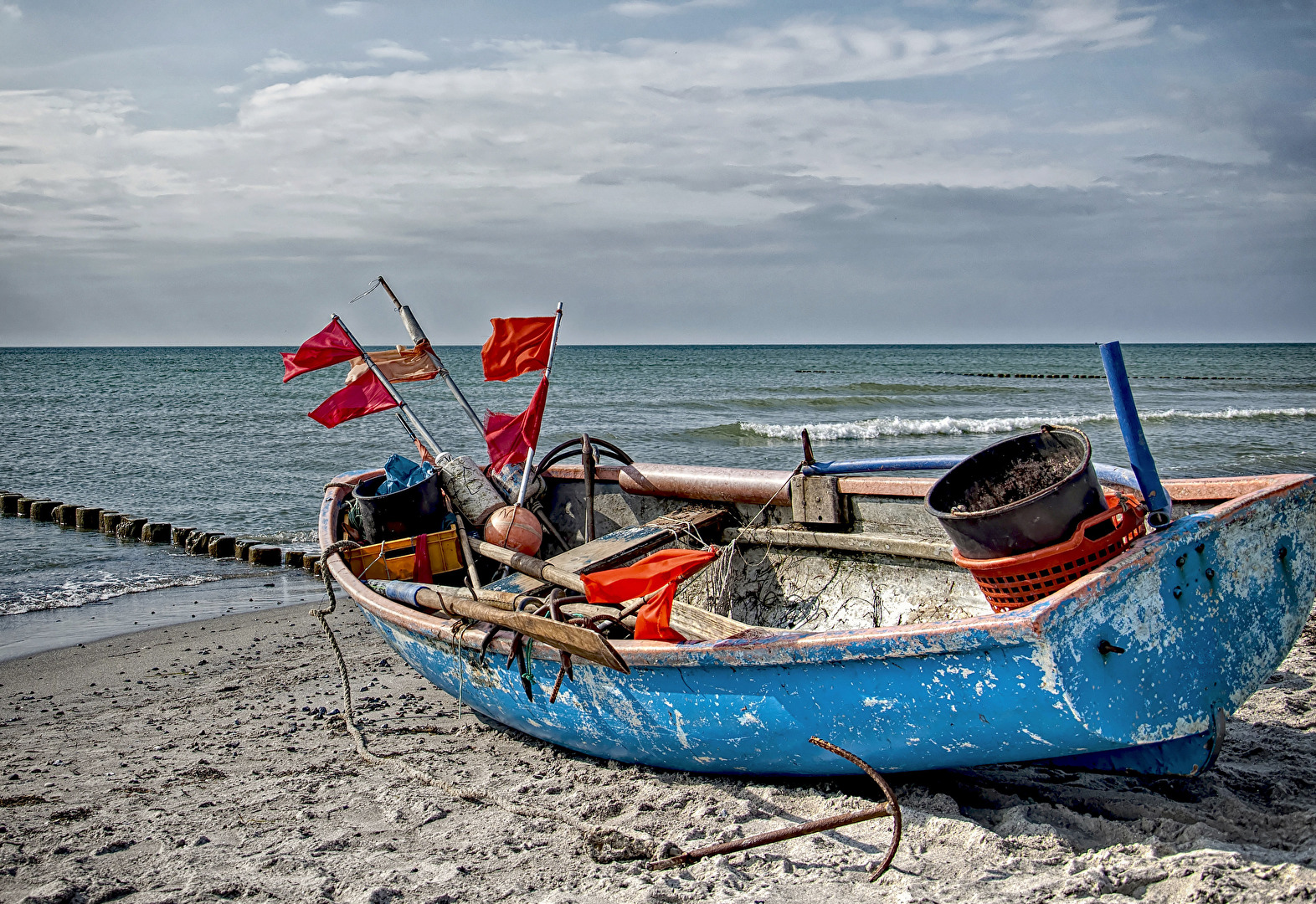 Fischerboot am Strand von Neuendorf