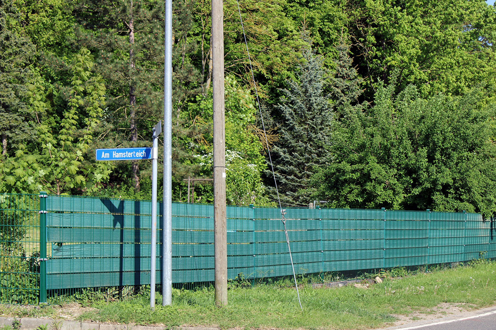 Straßenschild (2), Am Hamsterteich