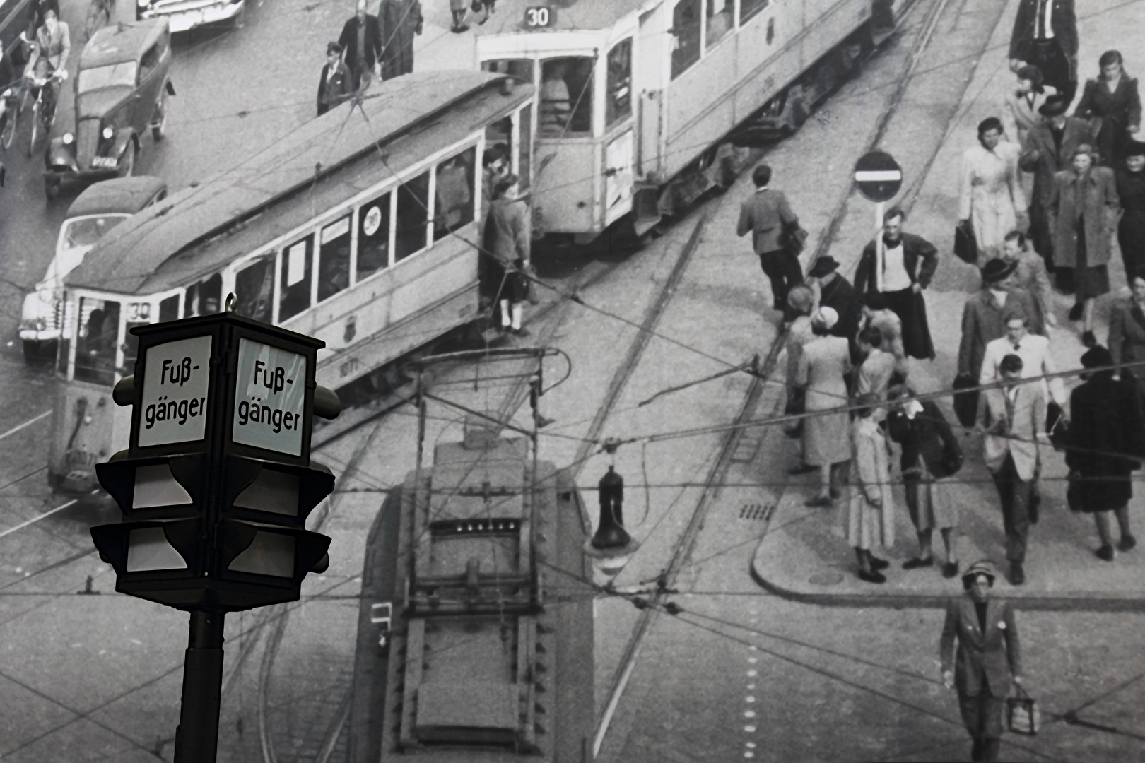 damals schon der normale Wahnsinn am Stachus 😅 😂