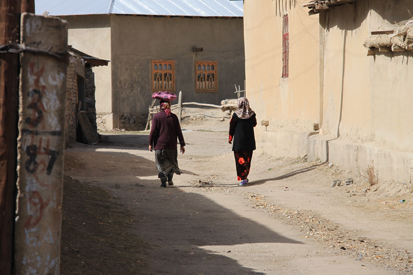Dorfalltag in den Bergen (Tadschikistan)