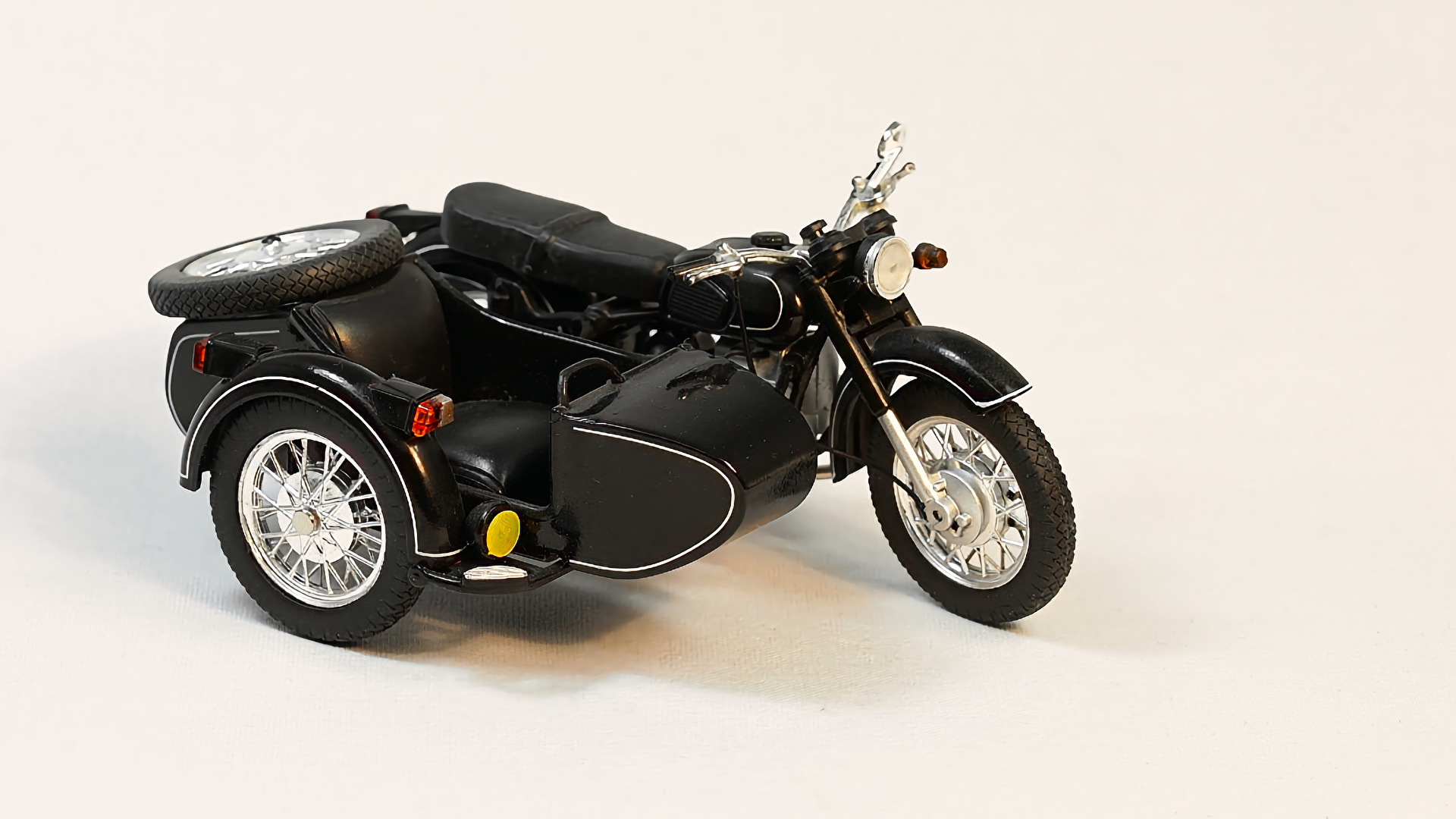 aus 16 Bilder zusammengesetzt