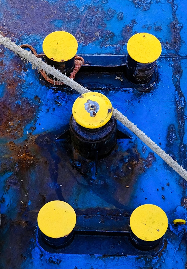 #Festmacher im #Blau #Gelb #Kontrast