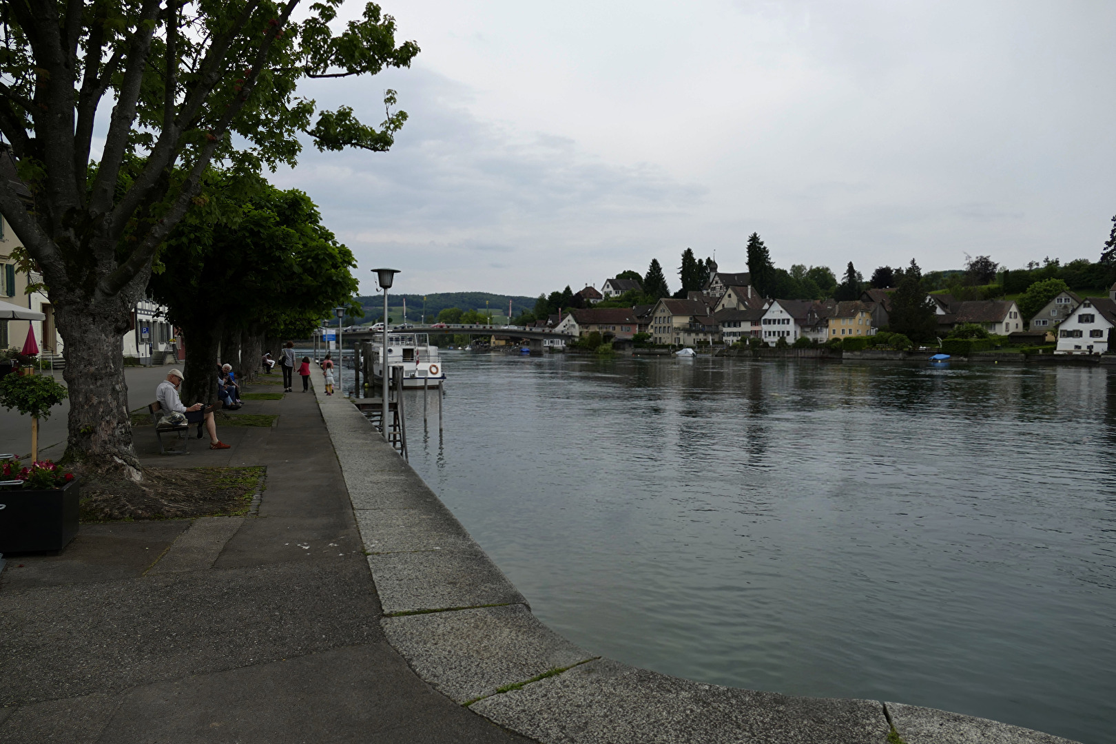 Uferpromenade am Rhein