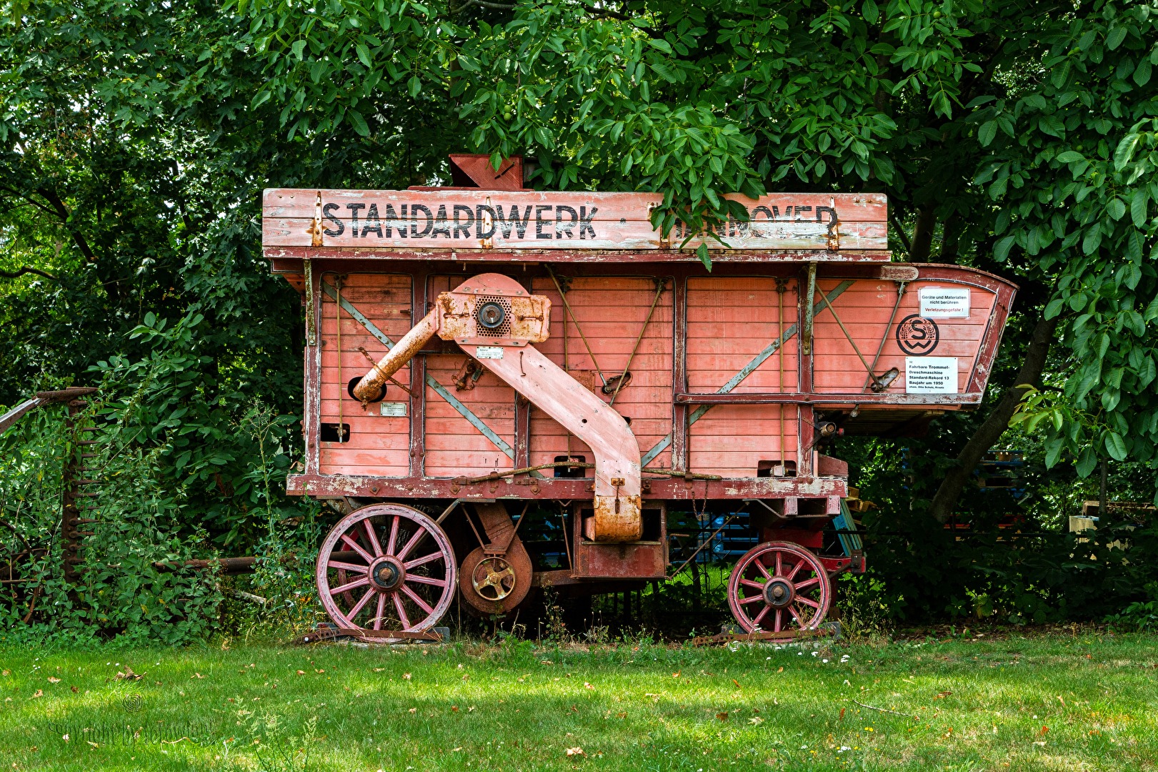 alte Dreschmaschine