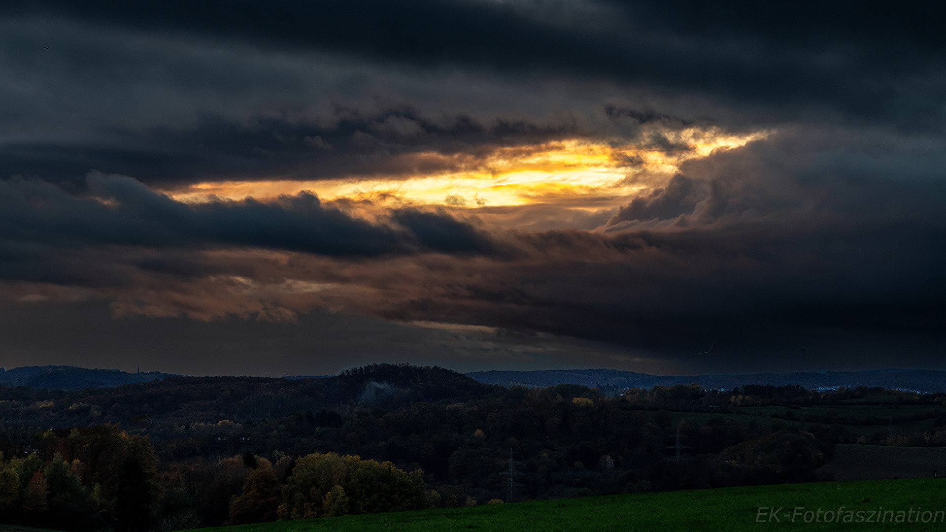 Dramatischer Abendhimmel