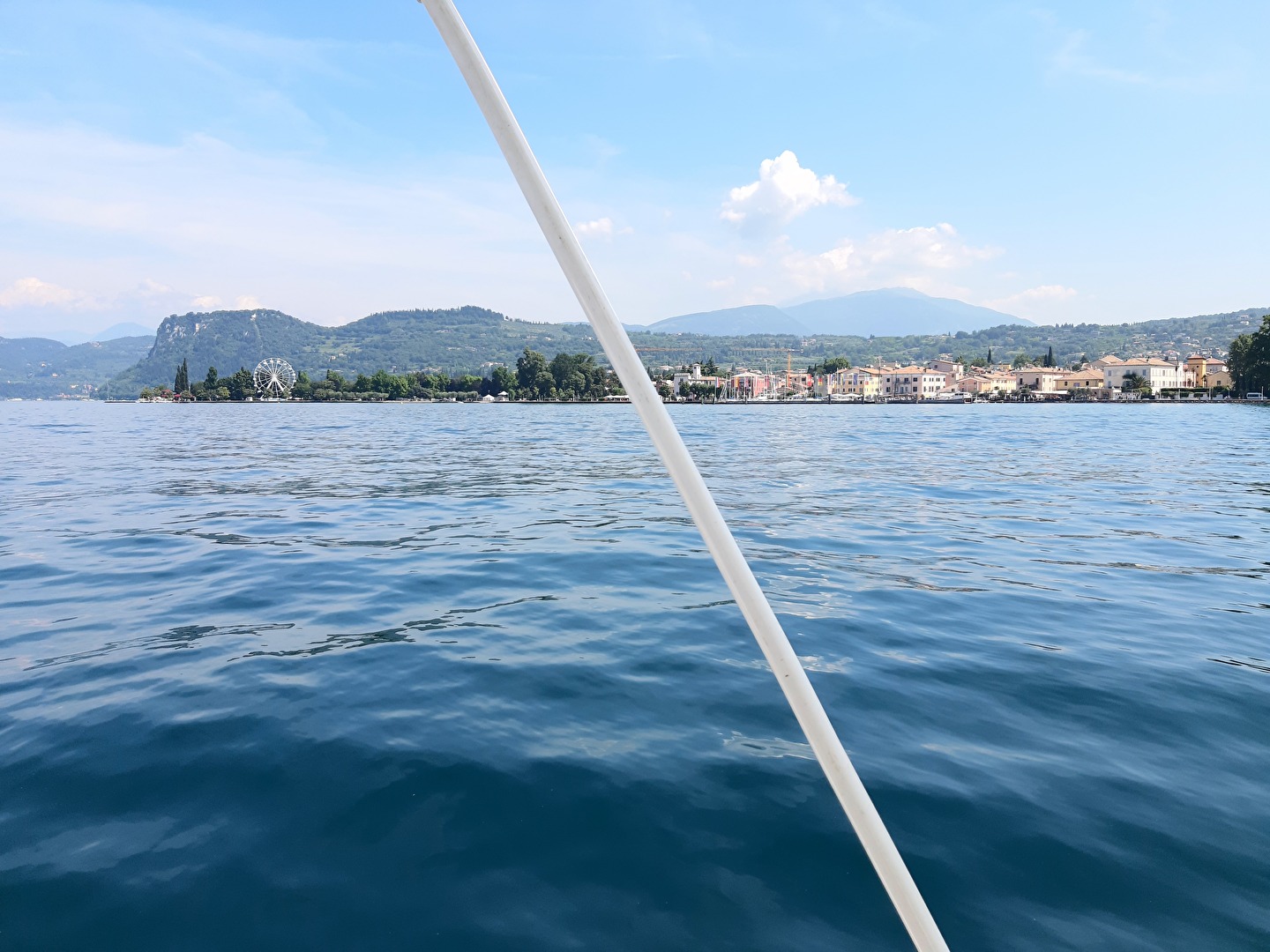 Gardasee mit Ausläufer der MonteBaldo Region
