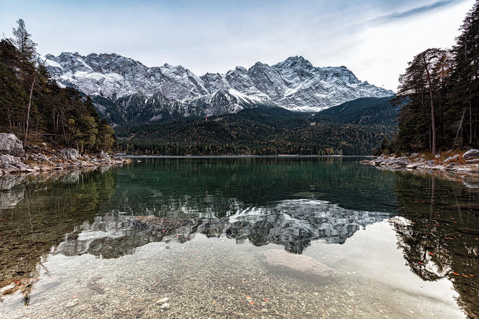 Der Eibsee mit Blick auf die Zugspitze