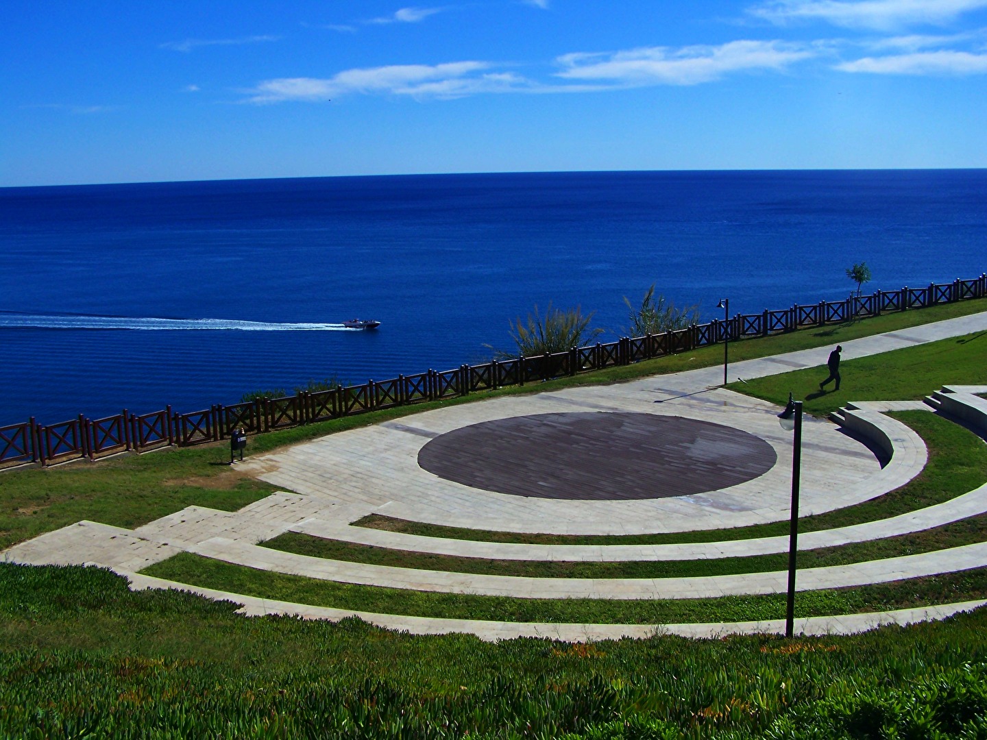 ein Park an der Steilküste von Antalya