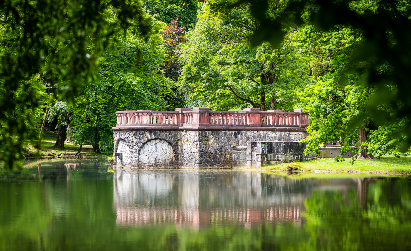 Spaziergang im Schloßpark Matzen