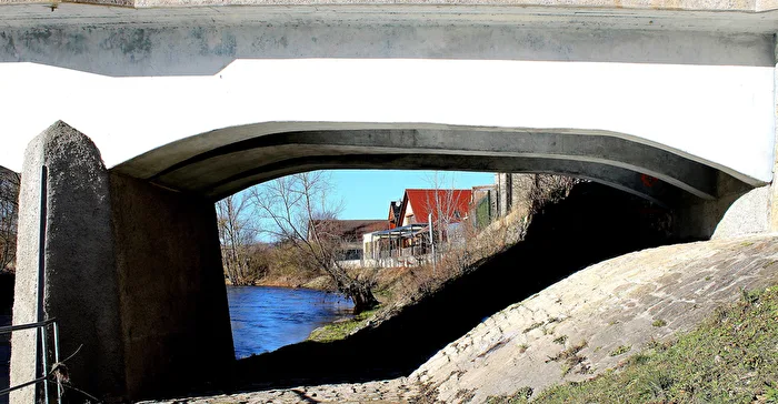 Unter der Brücke