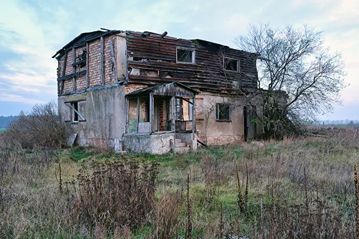 Old Hut.
