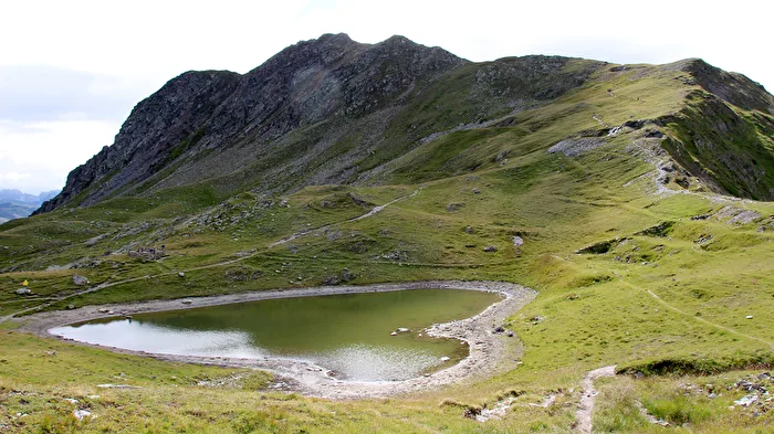 Grantensee mit Kriegerfriedhof, Karnischer Höhenweg