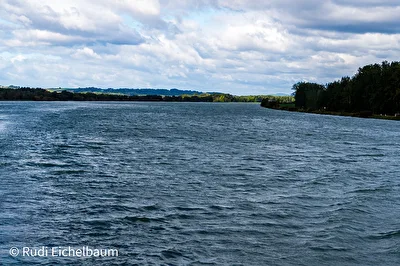 Die Donau in voller Breite