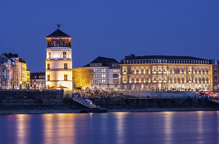 Rhine Riverbank Düsseldorf