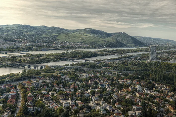 Von oben - Donau bei Wien