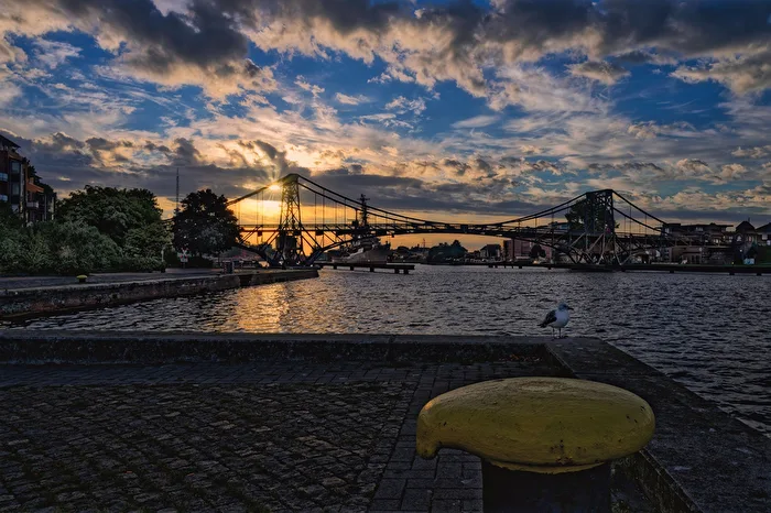Sonnenaufgang an der Kaiser-Wilhelm-Brücke