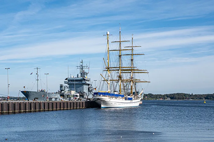 Gorch Fock und Nachbar