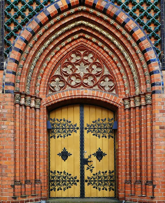 Domtür