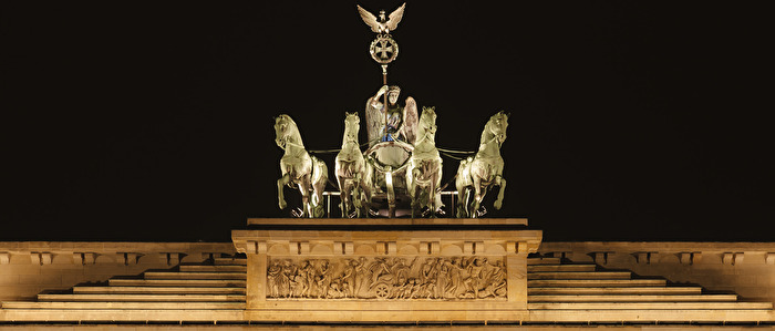 Quadriga bei Nacht