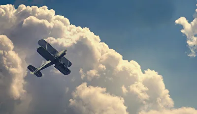 Flugmoment ,über den Wolken  !