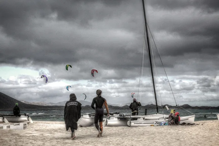 "Sekte" am Strand