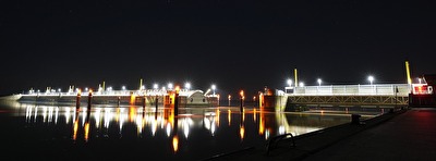 Emssperrwerk Gandersum bei nacht