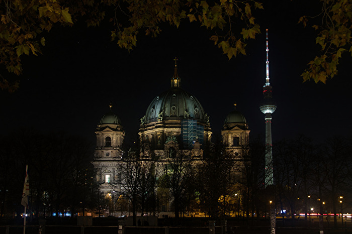 Berliner Dom bei Nacht