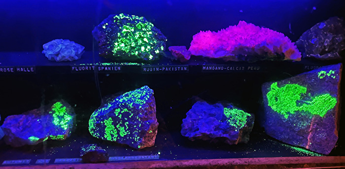 Lichtspiel, leuchtende Steine