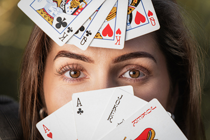 Jasmin und die Spielkarten