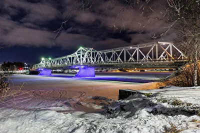Hannula Bridge at night