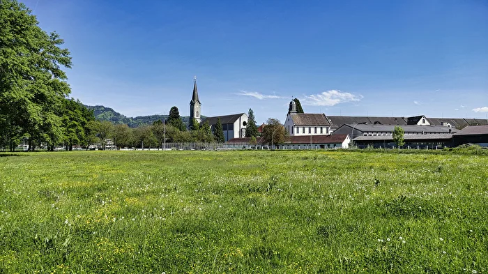Blick zur Kirche