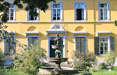 Springbrunnen im Garten
