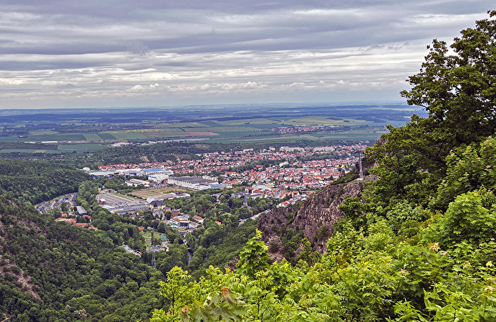 Blick vom Hexentanzplatz auf Thale